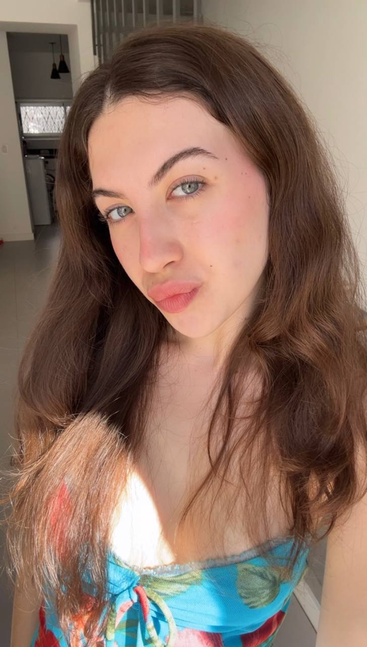 Nude girl Amber in Leeds