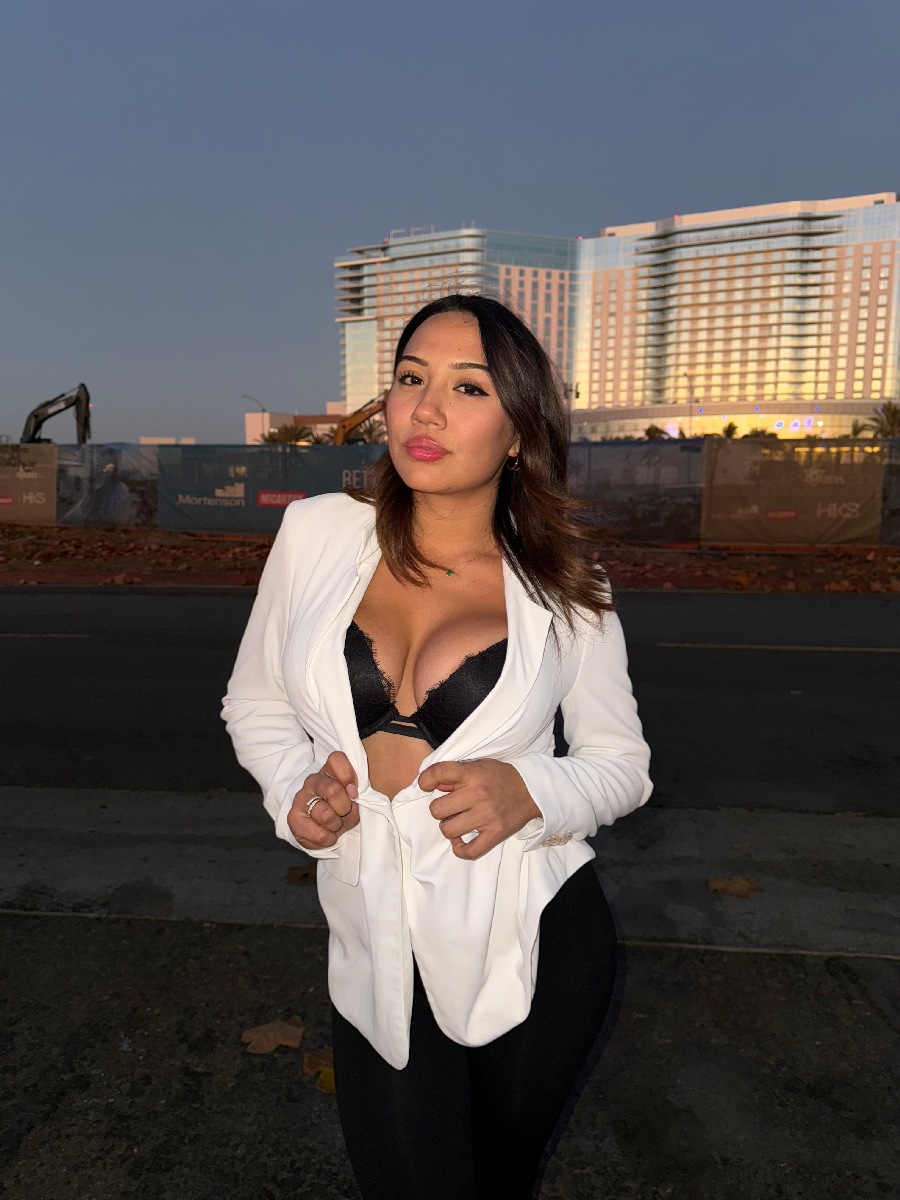 Take a pause and enjoy Ali Cruz — streaming from Leeds