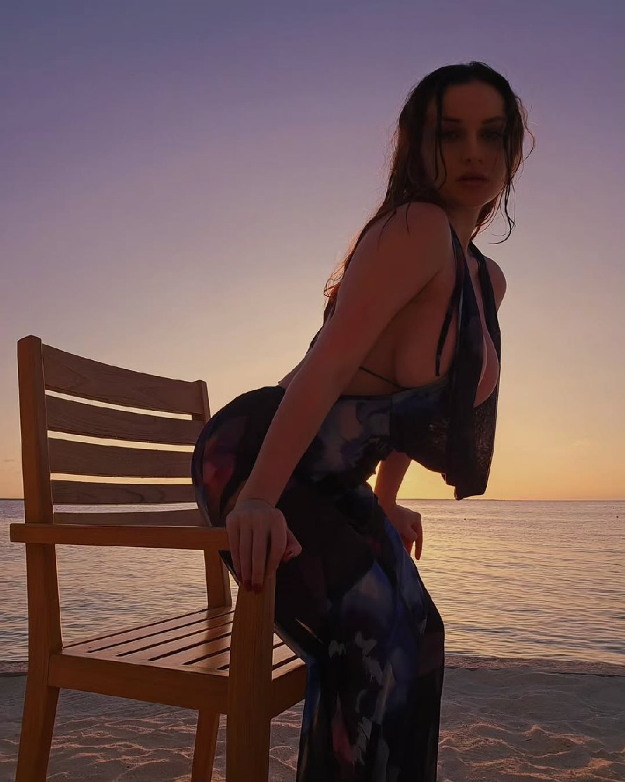 Sexy girl Miranda Faith nude in Leeds