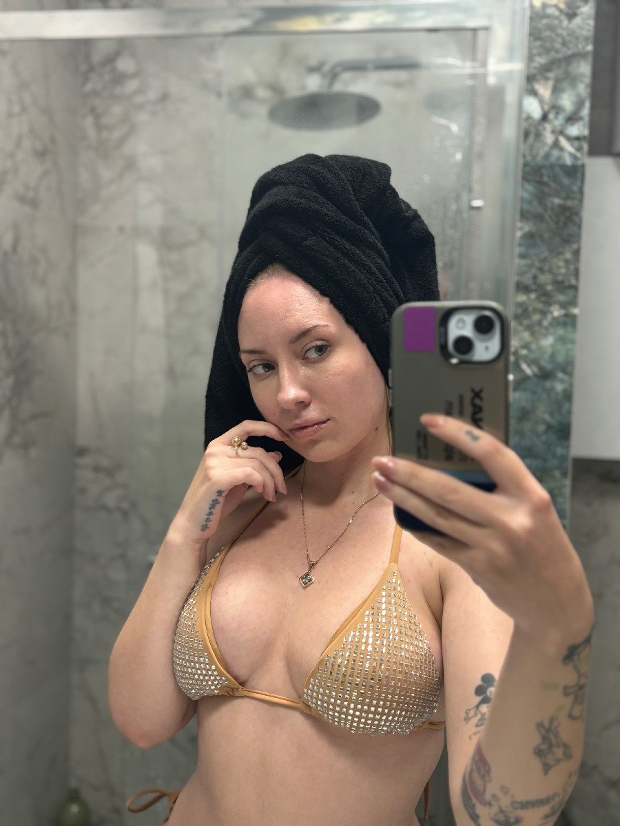 Nude girl KateV in Leeds