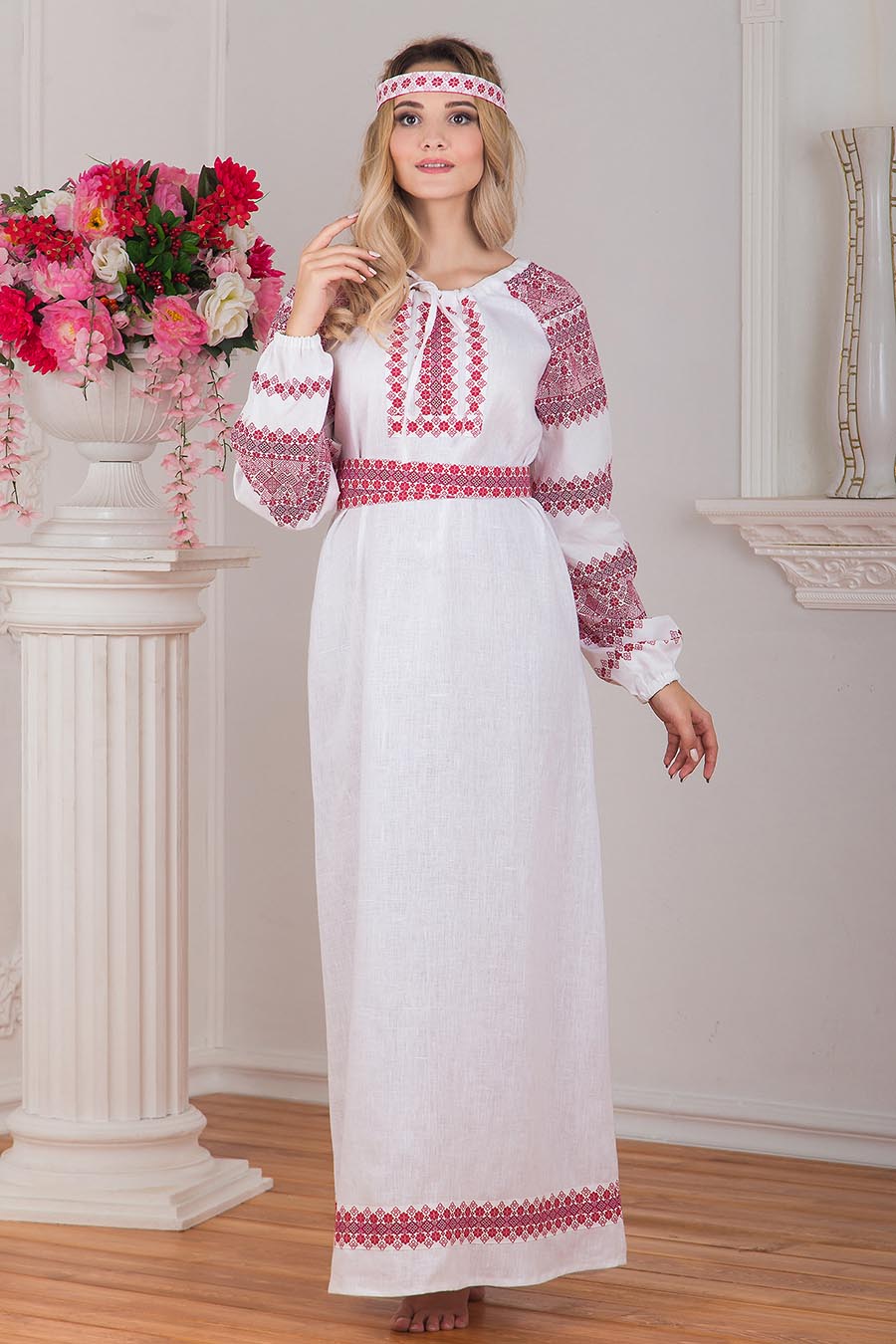 Women in Slavic costumes in Leeds