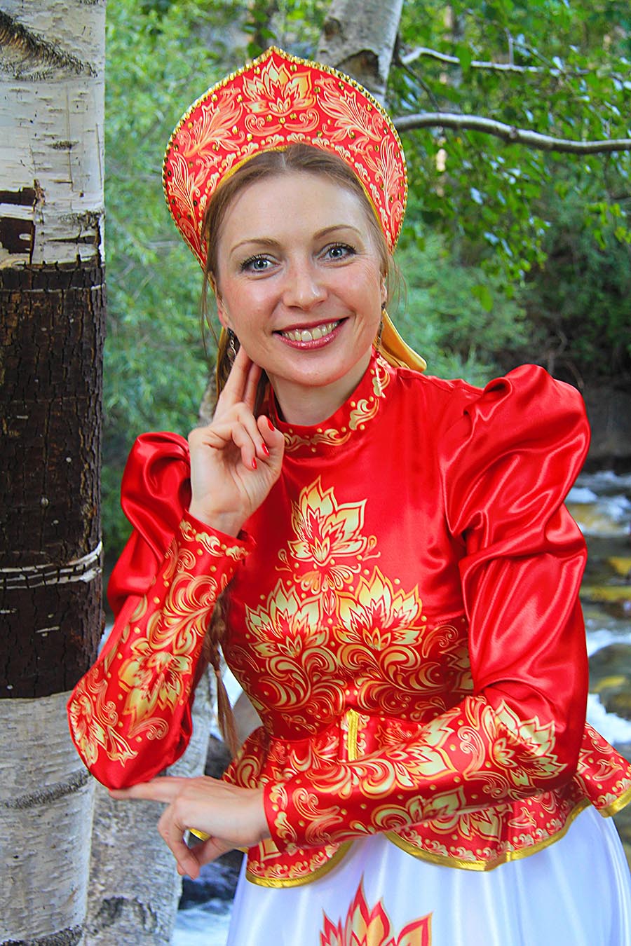 Women in Slavic costumes in Leeds