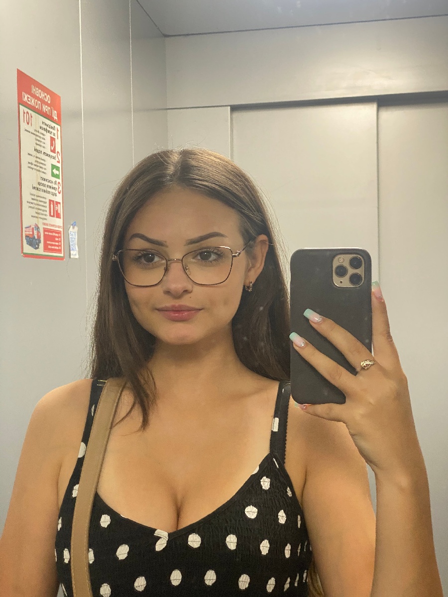 Sexy model Stacy in Leeds