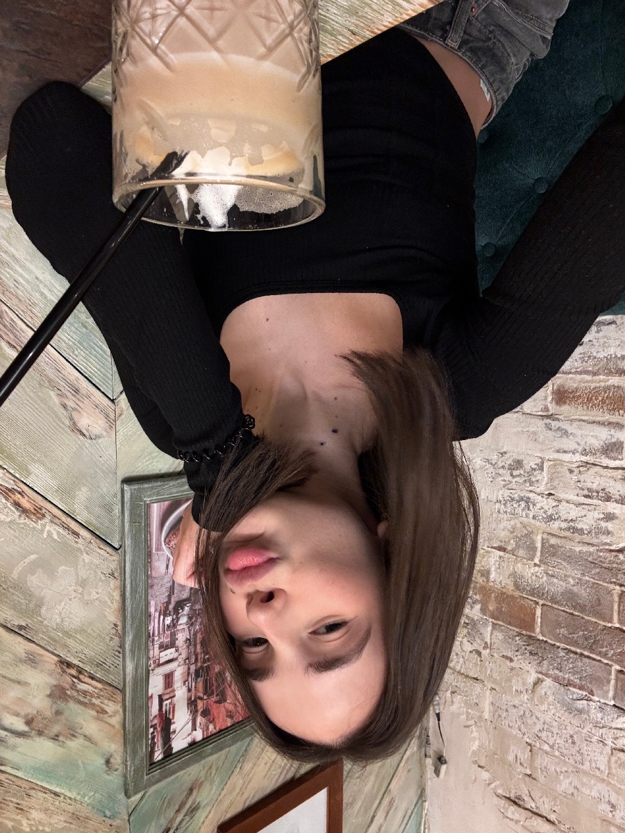 Fresh photos, fresh mood — Tina online in Leeds